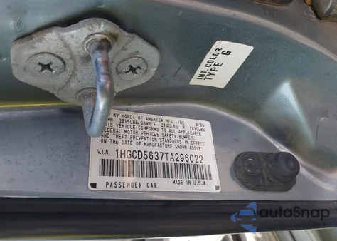 1996 Honda Accord Lx/Ex из США, поврежденный, VIN 1HGCD5637TA296022